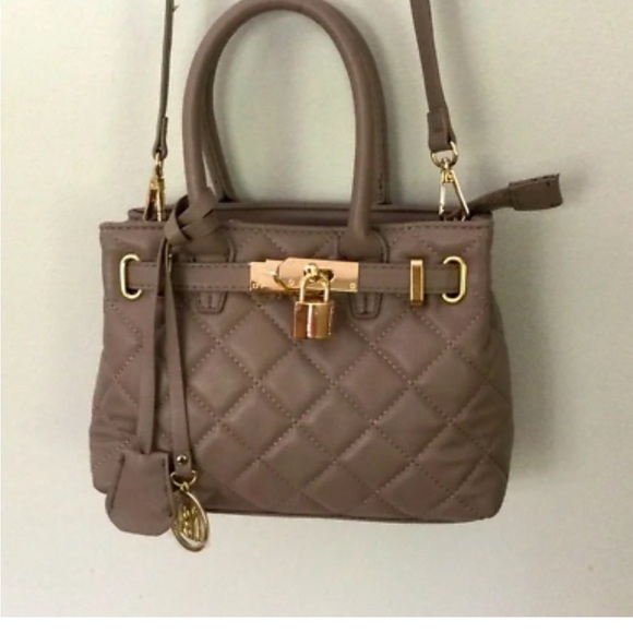 NWT  Badgley Mischka Mini Diamond Quilted Tote With Front Lock TOUPE color - Picture 1 of 7